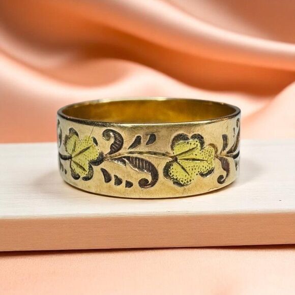 Unbranded Jewelry - ANTIQUE- 10k Gold -Victorian- Wedding Band -Size 6.5- Engraved Grape Leaves - 2g